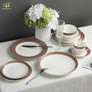 Ensemble de vaisselle en céramique JQY, assiettes et bols, style nordique, porcelaine blanche, assiettes à dîner de haute qualité, décor à carreaux rouges, vaisselle de cuisine - Product Image 1