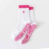 Chaussettes de Pilates de haute qualité à motif fraise, avec revers à volants, respirantes, pour femmes, pour le yoga