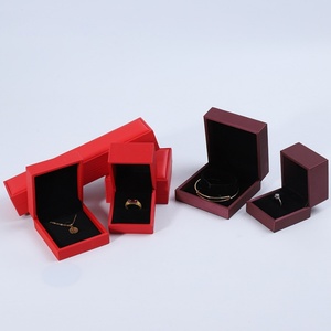 Boîte à bijoux en cuir PU de luxe avec logo personnalisé, prix d'usine, pour bracelet, collier, pendentif, boucles d'oreilles, boîte à bijoux en velours - Product Image 5