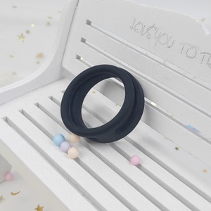 Cincin Penis Hitam Mainan Seks Mainan Pijat Seks Dewasa Cincin Penis Karet Silikon Mainan Seks untuk Pria - Product Image 4