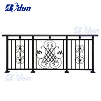 Barreaux en métal faits à la main Bodun, designs de balustrades en fer forgé pour balcon juliette
