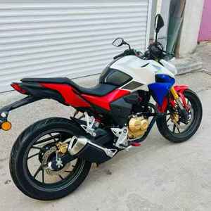 Honda1 CB190R Storm Eye - Desplazamientos Urbanos, 190CC EFI Monocilíndrico, Ahorro de Combustible y Confortable - Product Image 3