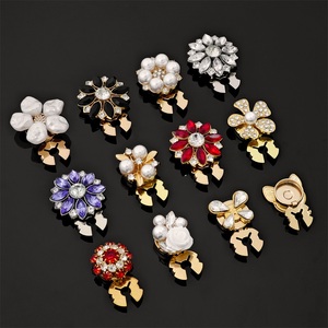 Boutons décoratifs en métal avec perles, strass et fleurs papillon pour chemisiers et vêtements féminins - Product Image 2