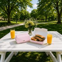 Emballage de restauration rapide de luxe avec logo imprimé sur mesure, boîte à frites et à hamburgers en papier résistant à la graisse, durable et de qualité supérieure