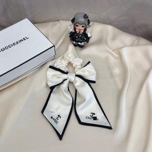 Headband Satin Wanita Bermerek Desainer, Ikat Rambut Karet untuk Wanita, Aksesoris Gaya Pesta untuk Kegunaan Sehari-hari - Product Image 4