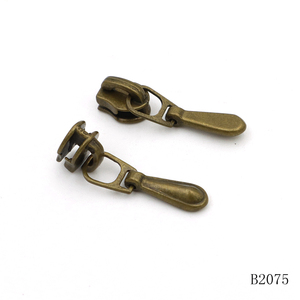 Tirette de <span class=keywords><strong>fermeture</strong></span> <span class=keywords><strong>éclair</strong></span> métallique anti-rouille personnalisée en laiton, étiquette de tirette métallique - Product Image 4