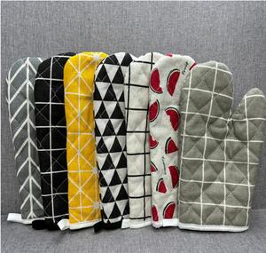 Gants anti-brûlure pour four à <span class=keywords><strong>micro</strong></span>-ondes, résistants aux hautes températures, résistants à l'usure, isolation de cuisine, motif à carreaux blanc/jaune/noir - Product Image 6