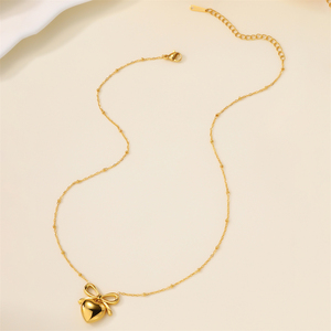 Magnifique collier avec pendentif cœur plaqué or 18 carats PVD, perles en acier inoxydable ultra-fines, chaîne à maillons, nœud d'amour, collier cœur. - Product Image 4