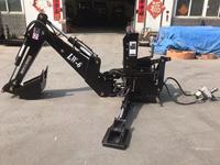 Multifunktionaler Kabinen-Traktor für die Landwirtschaft Ausgestattet mit Frontlader und Heckbagger