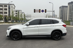 Autos Usados <span class=keywords><strong>BMW</strong></span> <span class=keywords><strong>X1</strong></span> 2021 Facelift SDrive20Li Automático Turbo con Asientos de Cuero, Elegante, Juvenil, Deportivo y Económico - Product Image 4