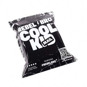 Bolsas de Correo Negras Mate con Impresión Personalizada, Bolsas de Envío Reciclables con Logotipo Propio, Bolsas de Envío Postal - Product Image 3