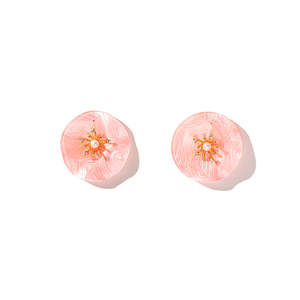 Pendientes de Moda con Diseño Floral Rosa, Acero Inoxidable 316L, Baño de Oro PVD, Resistentes y Sostenibles - Product Image 1