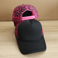 Topi Trucker Snapback 5 Panel Busa Hitam Motif Leopard Grosir, Logo Kustom, Bahan Mesh Fashion untuk Wanita Dewasa