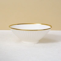 Ensemble de bols et assiettes en céramique de luxe léger, créatif, avec bordure dorée électroplaquée, style nordique, pour la maison et le commerce extérieur