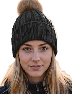 Bonnet en tricot noir pour femme avec pompon, chapeau d'hiver uni, décontracté, pour l'extérieur, fait main en acrylique - Product Image 1