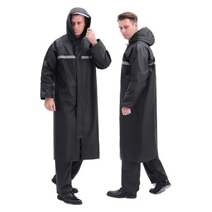 Vente en gros de ponchos de pluie longs noirs personnalisés avec logo imprimé, en tissu Oxford imperméable, pour le travail en extérieur et l'assainissement - Product Image 4
