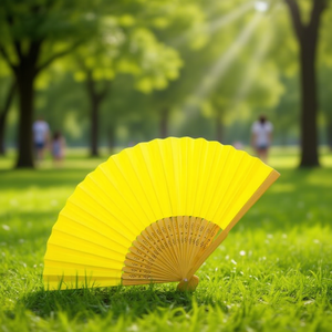 Ventilatore di carta Ilan da 21 cm, accessorio rinfrescante portatile giallo - Product Image 2