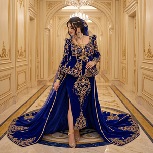 Vestido de Noche Azul Rey de Terciopelo con Bordado Dorado, Manga Larga, Cola Capilla, Escote Redondo, Hecho a Mano - Product Image 2
