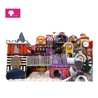 Structure de jeu intérieure souple avec pont d'escalade, couleurs arc-en-ciel, style Morandi, équipement de jeu pour enfants