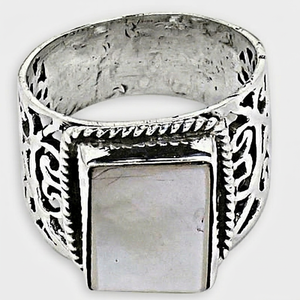 Anillo Art Palace Vintage con Trabajo de Filigrana Plateada, Gema Preciosa de Madreperla Grado AA, Chapado en Rodio, Elegante Perla para Hindúes - Product Image 1