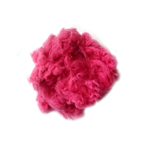 Fibre de polyester recyclée teinte ignifuge à prix d'usine, disponible en plusieurs couleurs