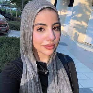 Hijab en coton froissé de qualité supérieure pour les femmes musulmanes confortable élégant imprimé longue écharpe quotidienne pour l'été plus récent - Product Image 1