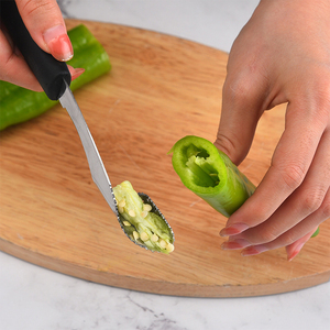 Décortiqueur de poivrons en acier inoxydable avec poignée en plastique et lame dentelée – Outil de préparation pour piments et jalapeños - Product Image 3