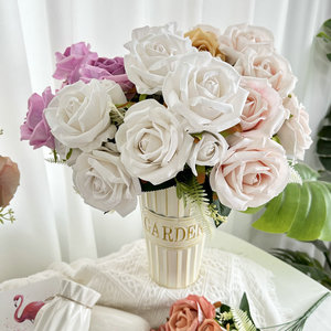 Rosas artificiales de crema, diez cabezas, flores de rosa realistas para decoración de bodas, accesorios de fotografía, tela de terciopelo - Product Image 2