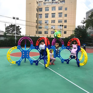 Équipement de terrain de jeu en plastique extérieur petit anneau 3D jouets château Playhouse avec siège pour enfants - Product Image 6