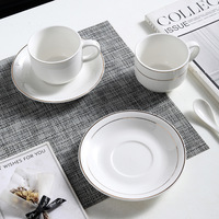 Ensemble moderne de tasses et soucoupes à café en porcelaine blanche solide, portable, pour la maison, le petit-déjeuner, le thé de l'après-midi, les hôtels, option de logo personnalisé
