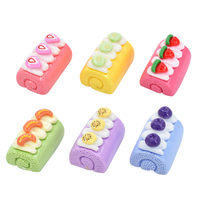 Cabochon plat en résine 3D Kawaii coloré en forme de gâteau aux fruits et dessert fraise pour accessoires de maison de poupée DIY, boucles d'oreilles, colliers et bijoux