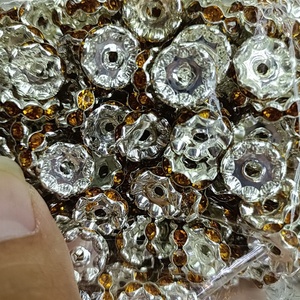 Bracelet de perles de 12 mm avec breloques, entretoises en cristal colorées, perles disques, strass, accessoires de perlage faits main en forme de roue pour DIY - Product Image 6