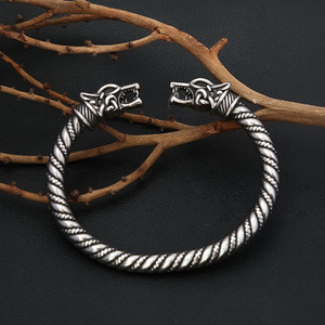 Bracelet en acier inoxydable à double tête de dragon Yunnique pour homme, style viking, manchette ouverte, bijou cadeau, motif animalier en argent tibétain - Product Image 3