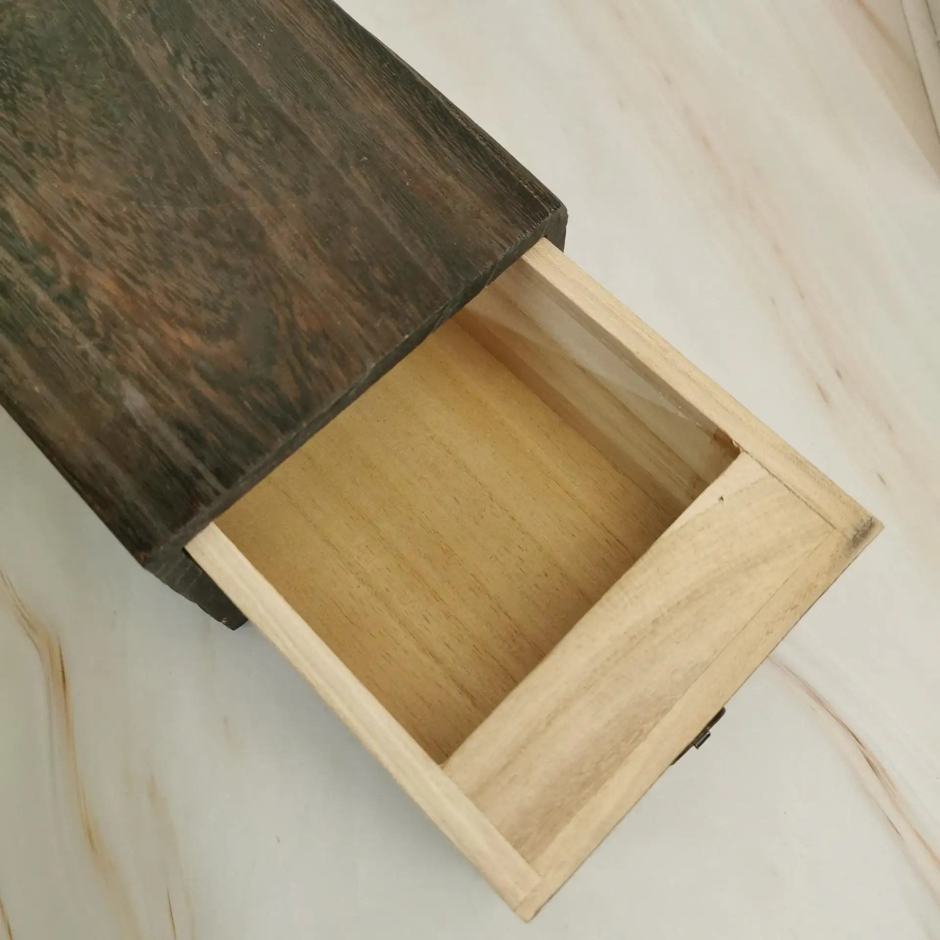 कला शिल्प आभूषण आयोजक के लिए प्राचीन ढक्कन के साथ लकड़ी का दराज केस आयताकार आकार का लकड़ी का चाय बॉक्स