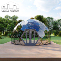 Dôme géodésique de glamping de 8 m avec entrée hexagonale pour suite de villégiature et hôtel Airbnb