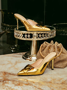 <span class=keywords><strong>Sandali</strong></span> Mules da Donna in Pelle Verniciata Dorata con <span class=keywords><strong>Tacco</strong></span> <span class=keywords><strong>Alto</strong></span> a Punta da 8 cm, Eleganti e Sexy per la Sera - Product Image 5