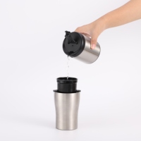 Cafetière à Verser Portable, Moulin à Café Électrique Rechargeable, Kit de Préparation Manuel avec Filtre en Acier Inoxydable et Tasse de Voyage