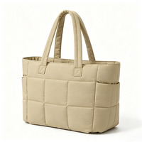 Sac à main matelassé en nylon pour femme, grand sac fourre-tout tendance, répondant aux besoins de réunion, de shopping, de voyage et de style de vie
