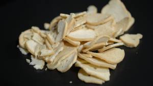 Korean Snack Sweet Salty Taste New Arrival Black <strong>Truffle</strong> Flavor <strong>Crisps</strong> Hard Texture Bagel <strong>Crisps</strong> - Product Image 4