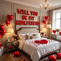 Ballons rouges « Seras-tu ma petite amie ? », pétales de rose artificiels rouges, ballon cœur, ballon alphabet en feuille de mylar pour la Saint-Valentin
