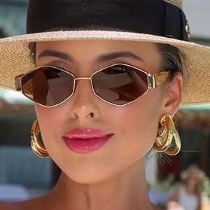 Gafas de Sol Personalizadas con Logotipo, Estilo Punk Vintage 2025, Montura Metálica Pequeña en Forma de Rombo, Protección UV400, Gafas de Sol Poligonales para Mujer - Product Image 1