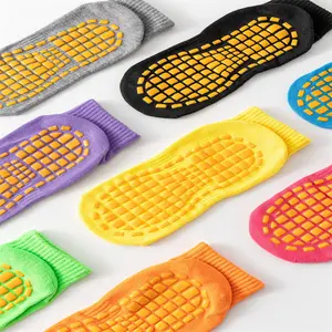 Calcetines antideslizantes para niños, medias con remaches