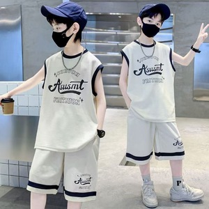 Ensemble décontracté coréen deux pièces pour garçons, été 2026 : T-shirt sans manches et short imprimé, idéal pour le basketball et les loisirs - Product Image 2