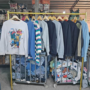 Abbigliamento Sportivo Firmato Usato da Donna All'Ingrosso, Felpe e Maglioni Usati da <span class=keywords><strong>Uomo</strong></span>, Vestiti Usati in Balle - Product Image 2
