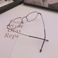 Estilo retro unisex de titanio, textura alta, de moda, ultra ligero, Forma de cara múltiple, adecuado para marcos de anteojos 91971