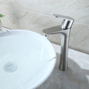 Grifo Alto para Lavabo Giormani, Acero Inoxidable 304, Acabado Cepillado, Diseño Moderno para Lavabo de Encimera - Product Image 3