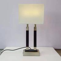 Lampe de table moderne avec port USB électrique et commande tactile LED à intensité variable blanc chaud avec abat-jour en forme de tambour Base d'ampoule E26 pour les chambres d'hôtel