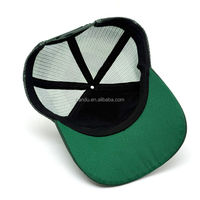 Gorra Trucker de Malla Verde Bosque con Bordado de Texto Contorneado Multicolor Personalizado al por Mayor