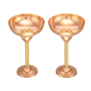ชุดแก้วแชมเปญทรงโค้งหรูหรา 2 ใบ ทำจากโลหะผสมสังกะสีเคลือบทอง - Product Image 1