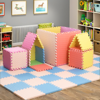Ventes chaudes 2023 Carreaux de sol en mousse à emboîtement 30x30cm 2cm d'épaisseur EVA Tapis de jeu souple pour bébé Style jouet sportif Qingtao LX0059